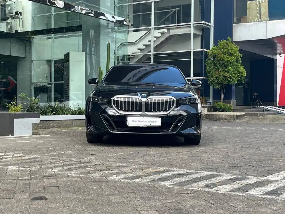 BMW 520i M Sport 2024 LOW KM!!!