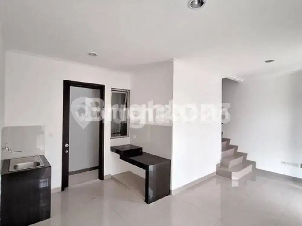 Disewakan Rumah PIK2 Luas 6x10 Kosongan 2 Kamar Tidur 2 Lantai