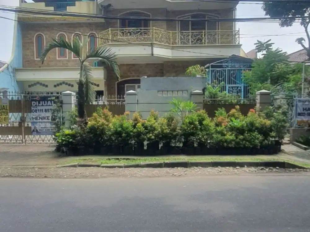 Dijual Rumah Kayu Putih Pulomas LT 600 LB 800 Jln Utama Swimming Pool 2 LT Hrg Menarik Jarang Ada.