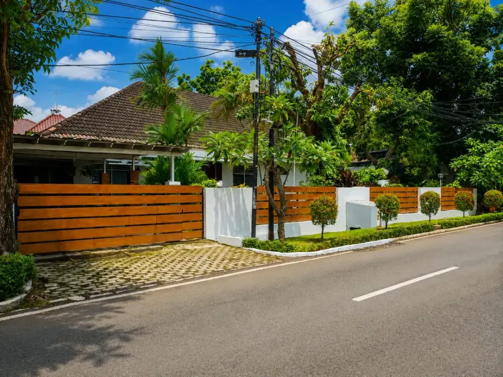 Dijual Rumah Besar 1 Lantai Siap Huni Hadap Barat Lokasi Strategis Dekat Mall Cilandak Town Square di Cilandak Jaksel Rn 18391