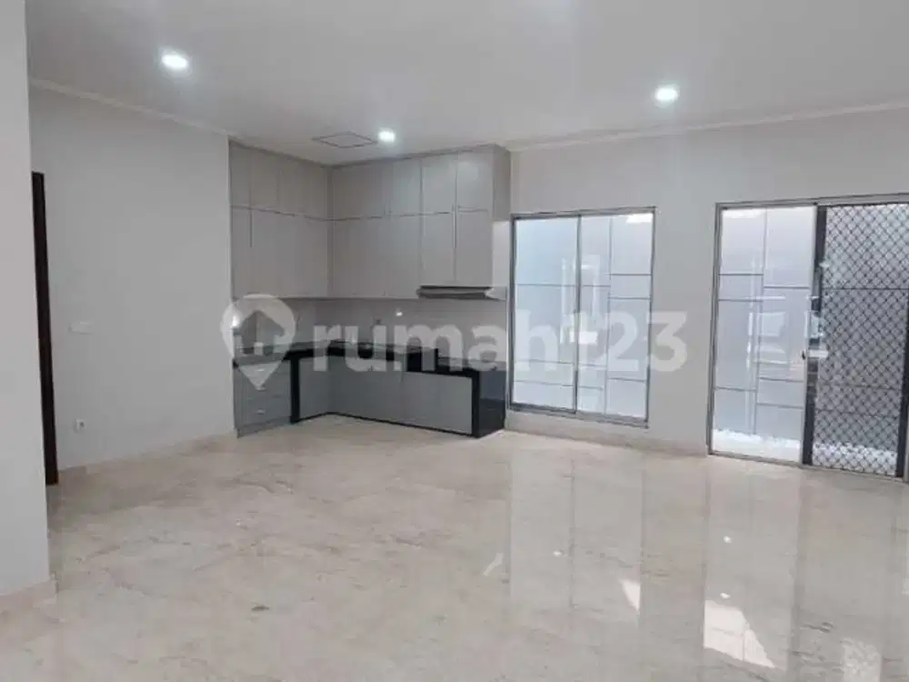 Disewakan Rumah Golf Island PIK Luas 10x15 Rapi Kosongan