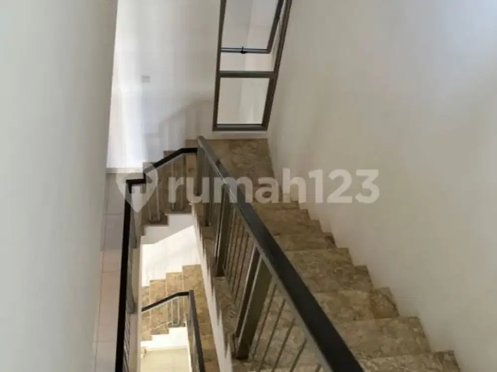 Diskon Utk 2 Thn Disewakan Rumah Kosong Golf Island Ukuran 6x12,5