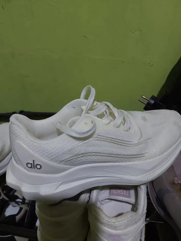 Sepatu merk alo