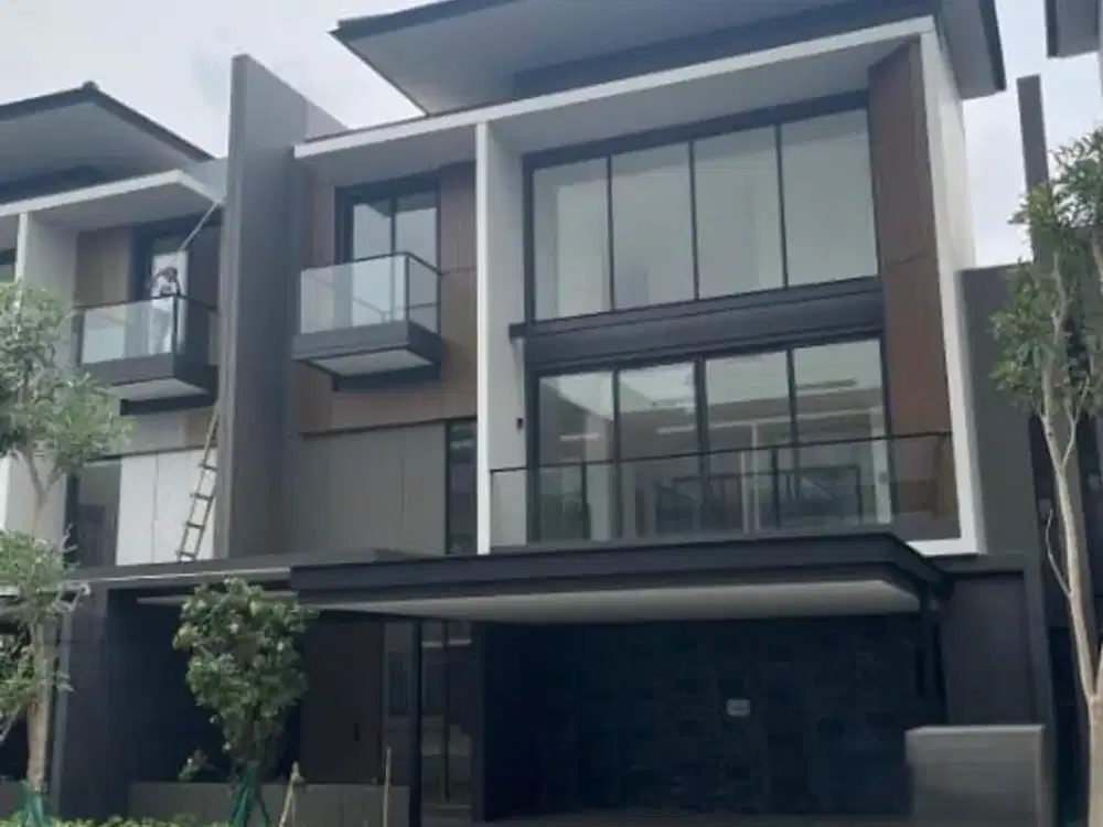 Dijual Rumah Sultan di Navapark Cluster Laurel