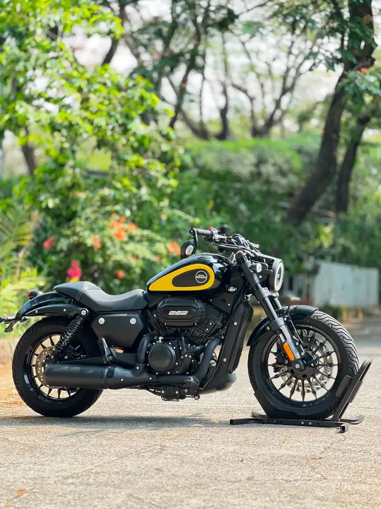 KEEWAY BENDA V252C FI ABS HITAM 2024 KM 1K PAJAK HIDUP KAYAK BARU