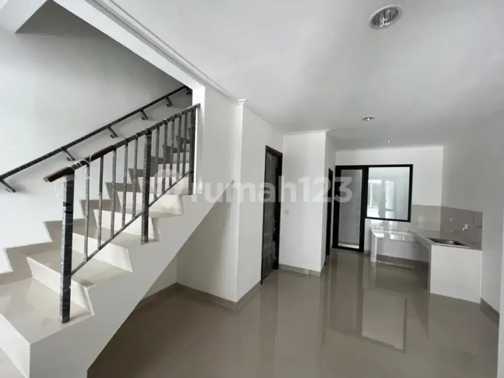 Disewakan Rumah di Cluster California Pik 2 Uk. 4.5X12.5