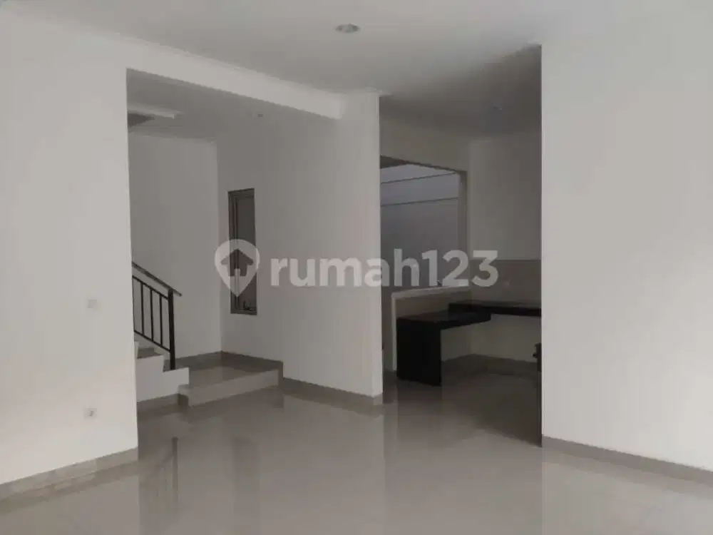 Dijual Rumah Kosongan di Cluster Arcadia Pik2 8X12.5