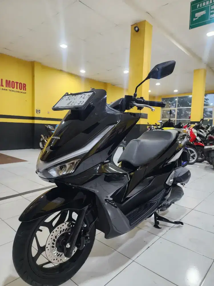 READY PCX 160 CBS KM LOW BARANG MULUS