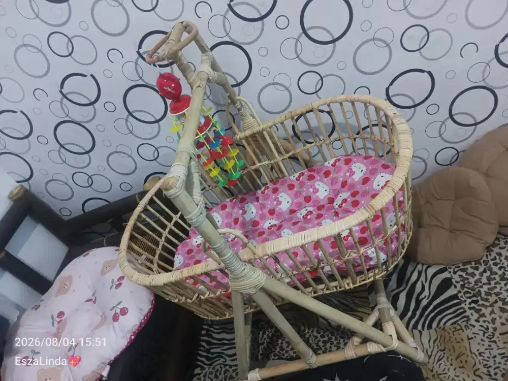 Ayunan Bayi Rotan dan Perlengkapan Bayi Newborn