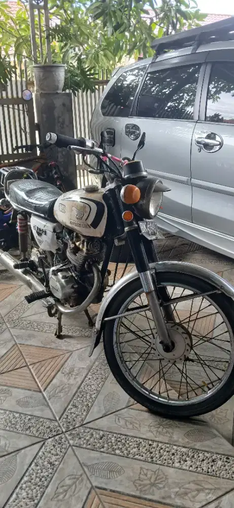 DIJUAL CEPAT MOTOR HONDA CB 100