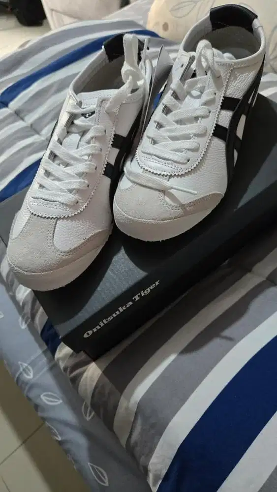 Onitsuka tiger 66 warna white black size 37,5 (23,5cm)