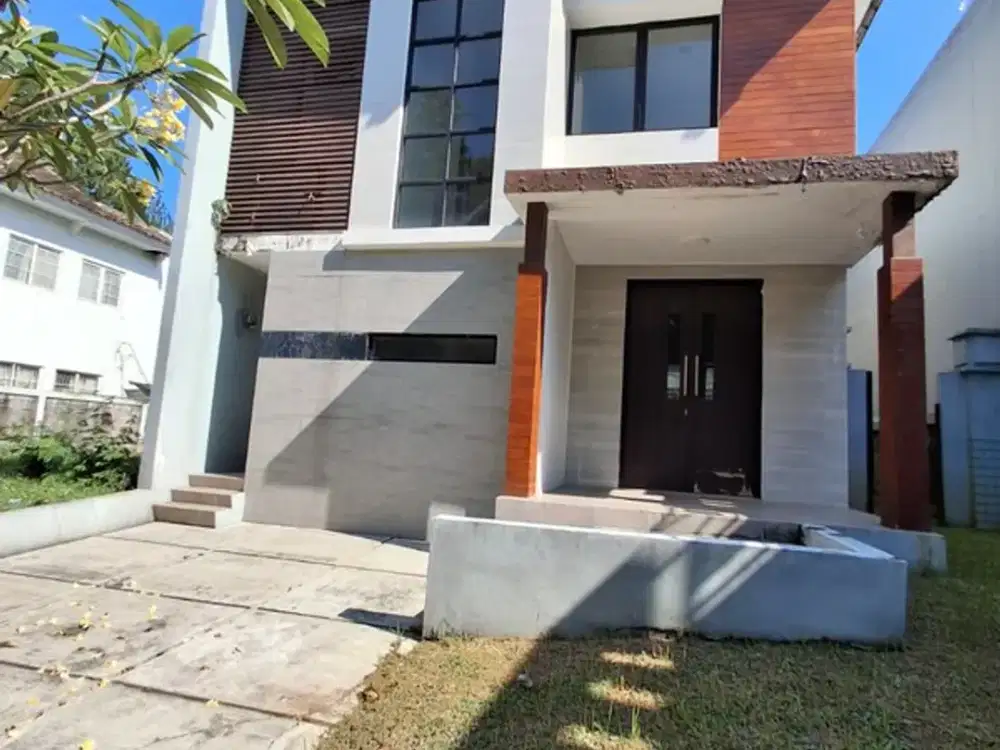 Rumah Hunian Asri dengan View Pegunungan Cantik di Cluster Taman Andalusia, Sentul City!