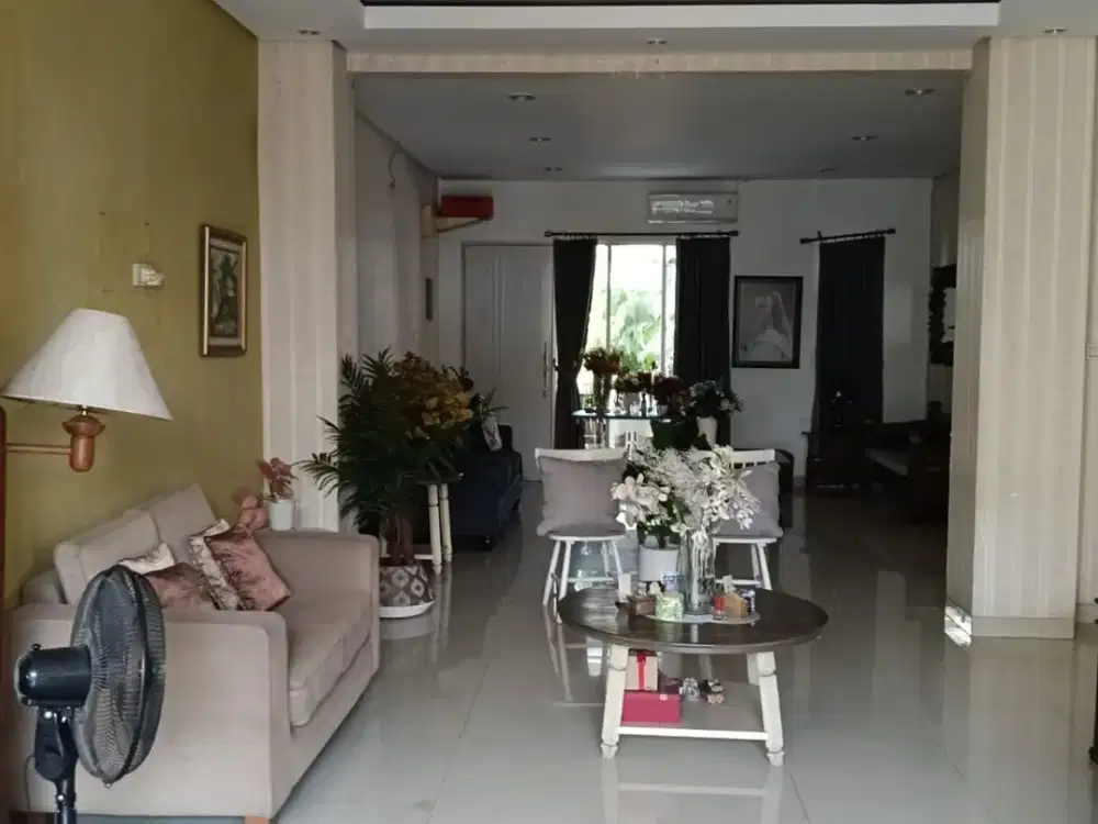 Dijual Rumah Cantik Area Premium Semi Furnished Dalam Cluster di Grand Galaxy Bekasi