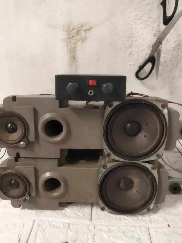 Pemutar musik mini ,berikut 2 speaker