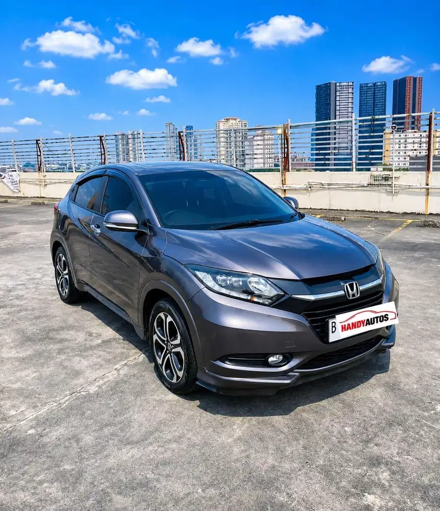 Honda HRV Prestige Panoramic 2015 Automatic Abu-abu