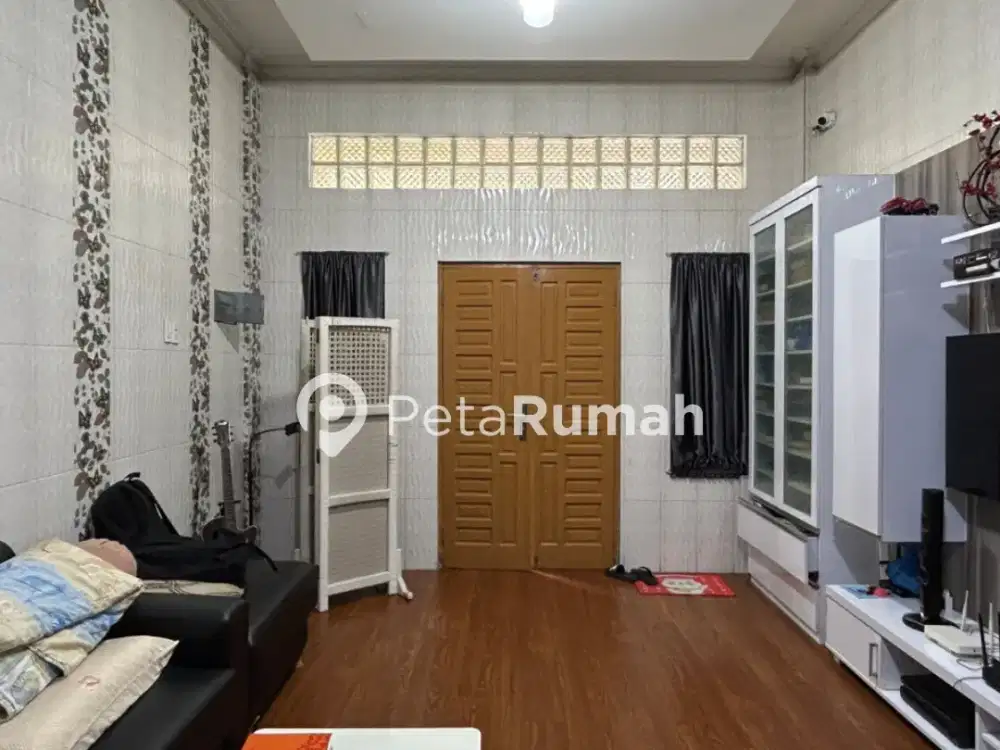 DISEWAKAN TOWNHOUSE JALAN META RAYA KOMPLEK CEMARA RESIDENCE - DAERAH KRAKATAU (DEWI NATALIA)