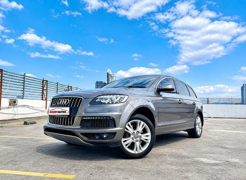 Audi Q7 3.0 Facelift 2011 Abu-abu