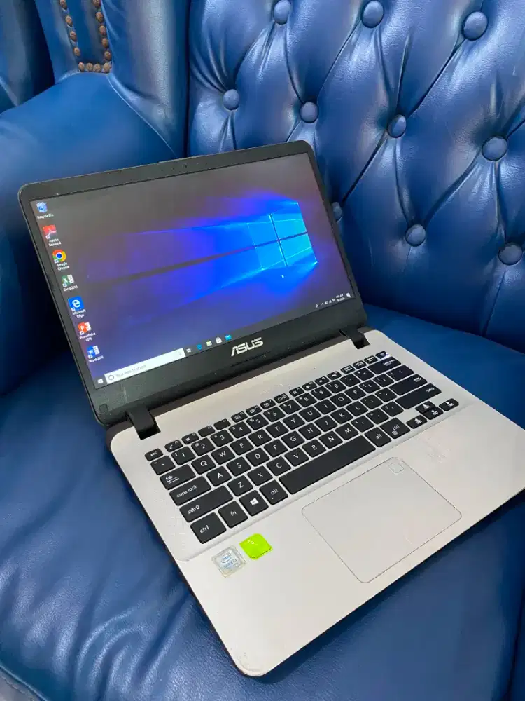 DI JUAL

ASUS VivoBook X407UF
