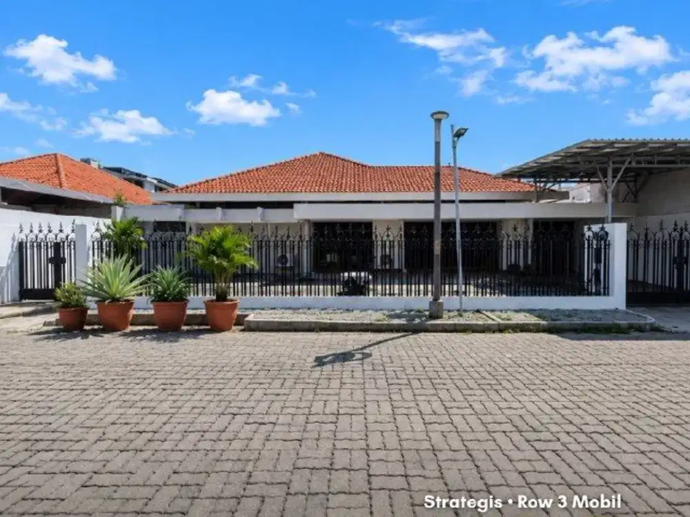 Rumah Dharmahusada  Strategis • Row 3 Mobil