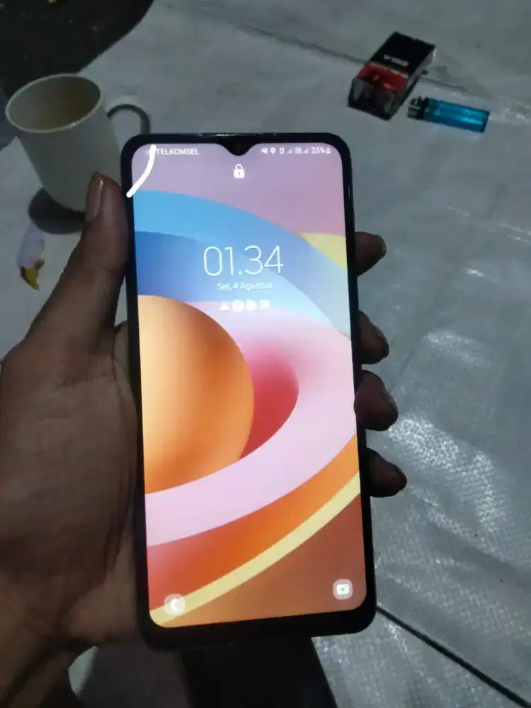 Samsung a12 4/128 hp cas
Minus retak sehelai rambut