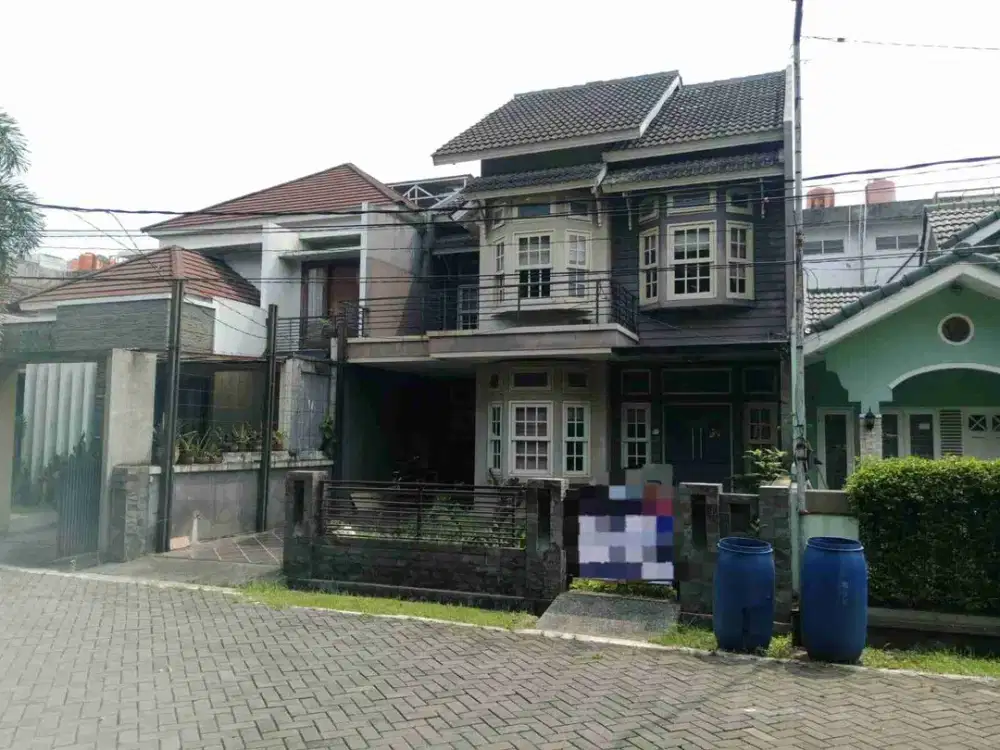 Dijual Cepat Rumah 2 Lantai Siap Huni Bergaya Klasik Modern di Villa Galaxy