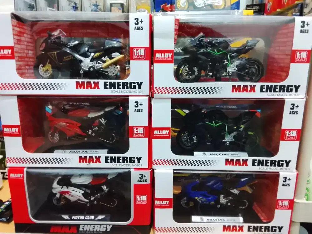 Diecast motor balap