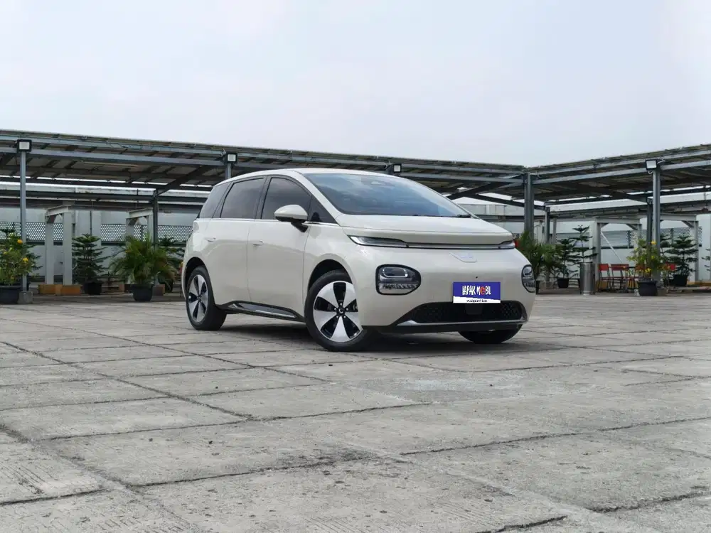 Wuling Cloud EV PRO 0.0 AT Listrik 2024 Coklat KM 6RB