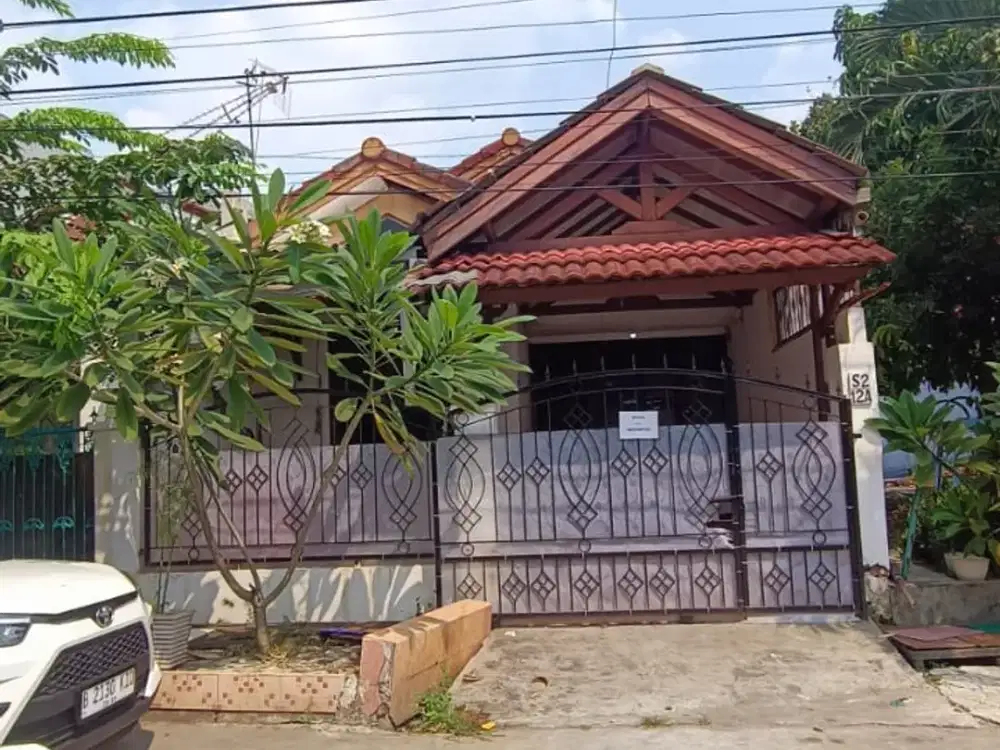 Rumah Siap Huni Bersih di Komplek Taman Harapan Baru Bekasi