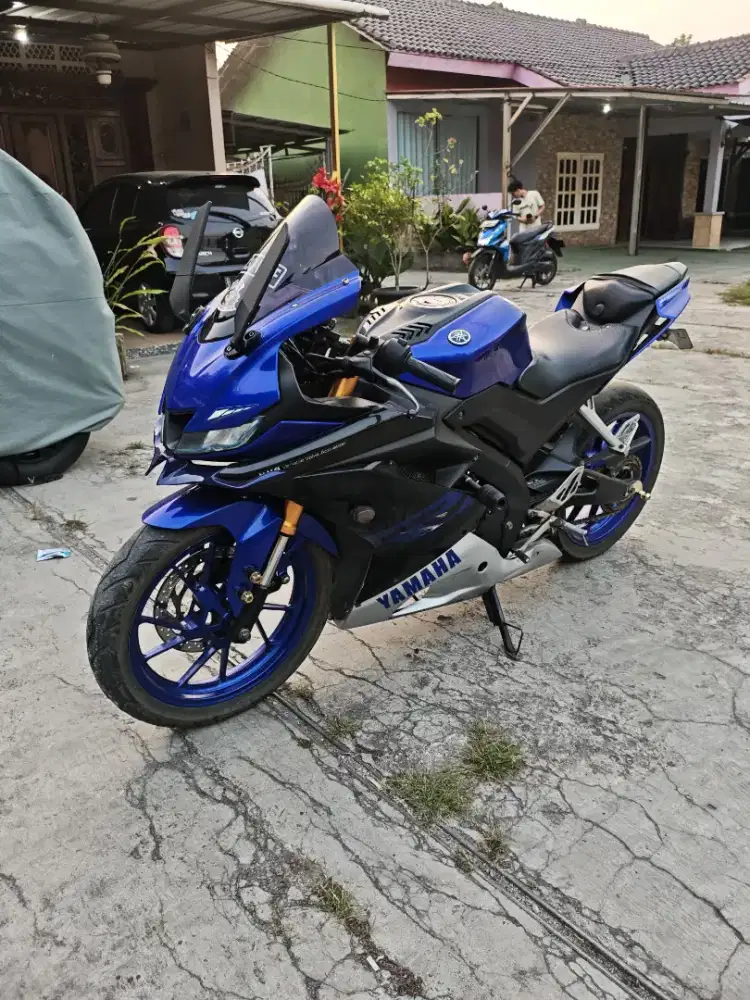 YAMAHA R15 2019