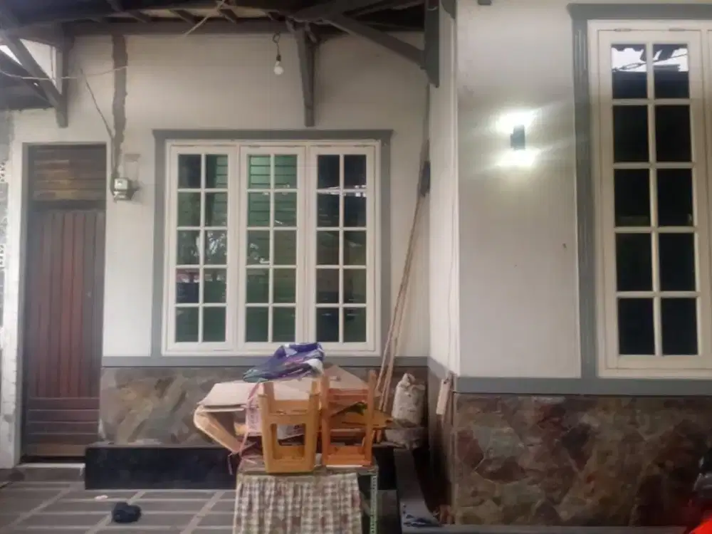 Rumah Bagus Siap Huni di Komplek Taman Perumahan Taman Harapan Baru Bekasi