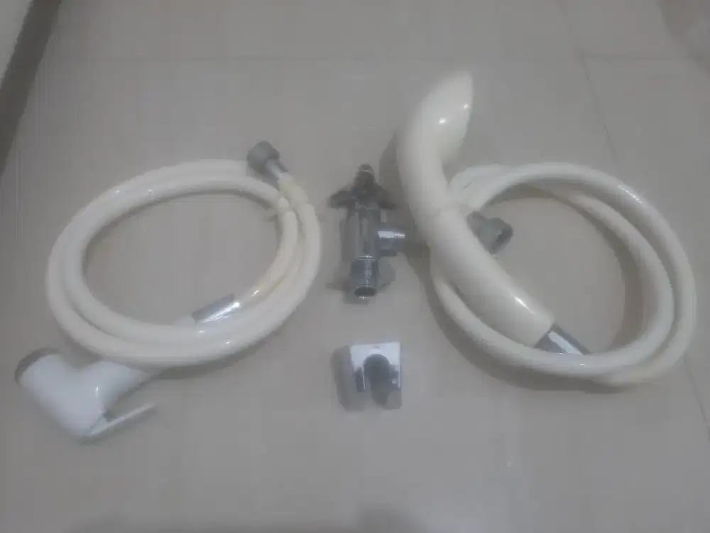 Satu Set Shower TOTO kmr mandi sesuai foto