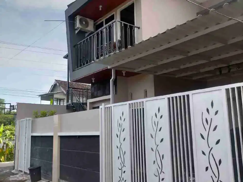 RUMAH CANTIK 2 LANTAI ASRI NYAMAN HOOK