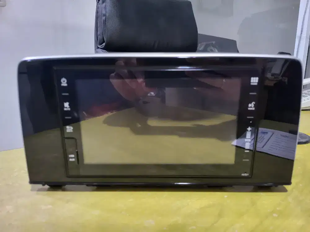 Head Unit Clarion RQ9096-NR