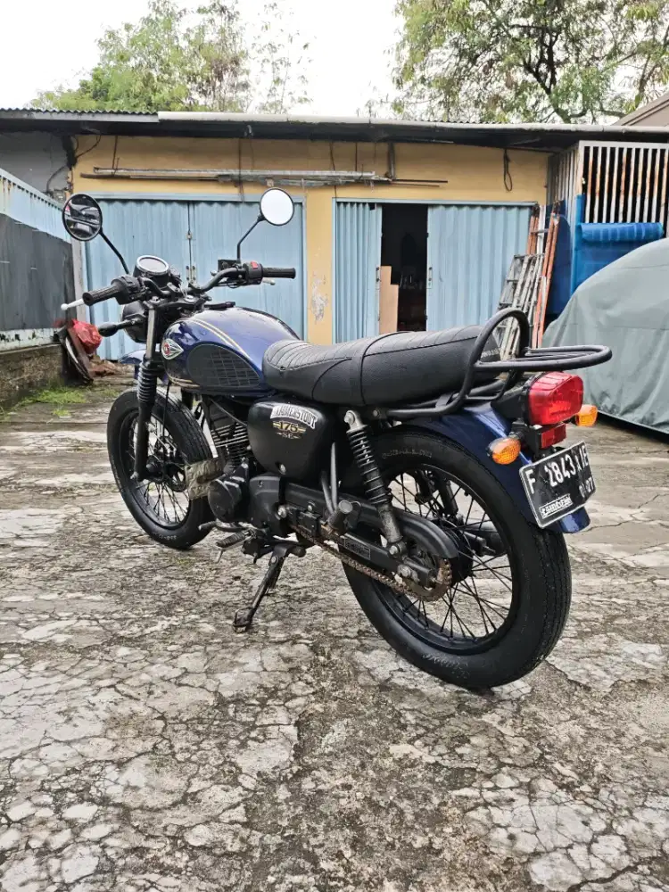 Kawasaki w175 se 2021