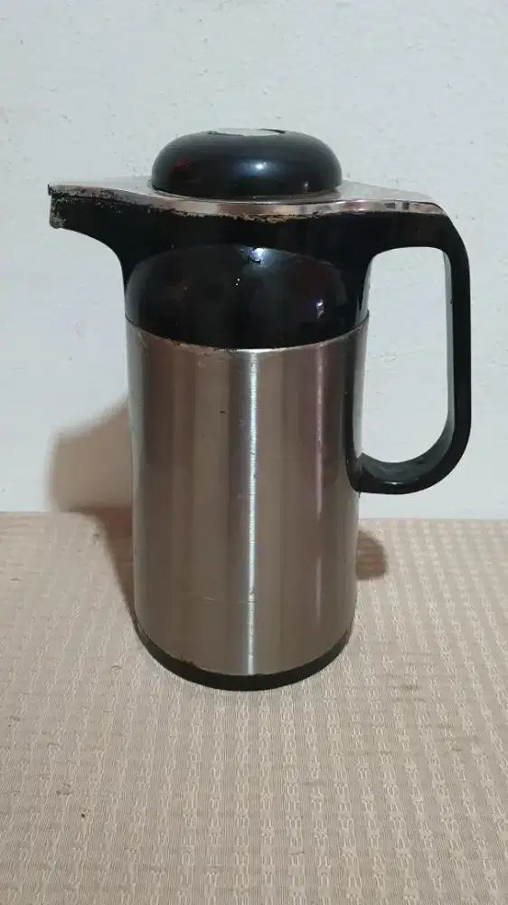Termos air kapasitas 1 liter