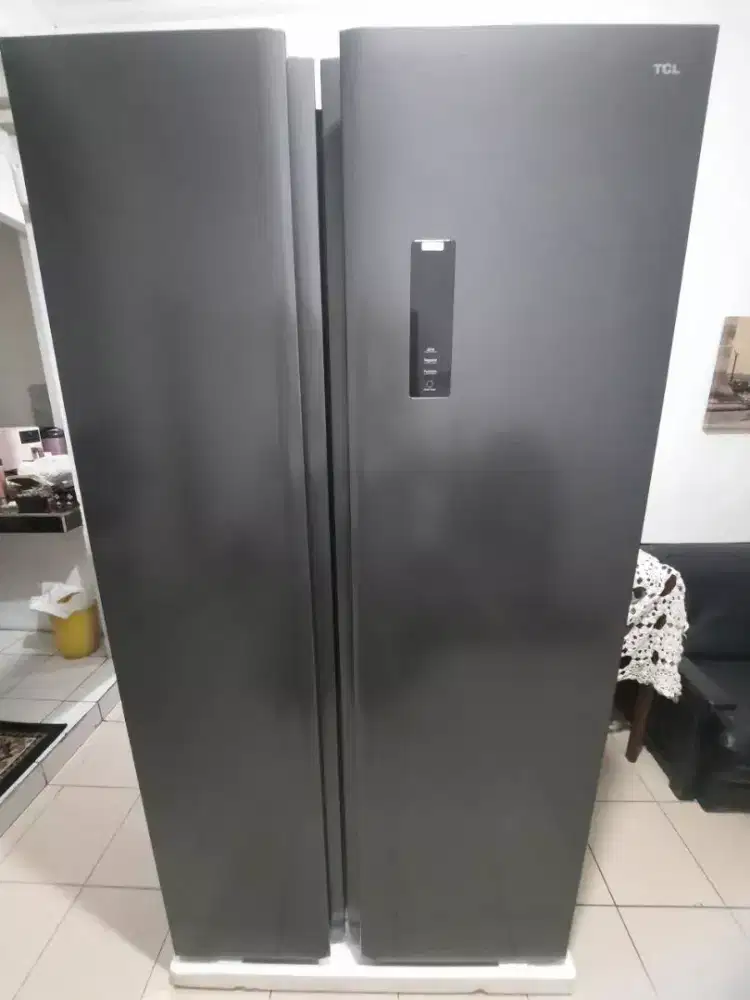 Kulkas TCL side by side (P620SBS)