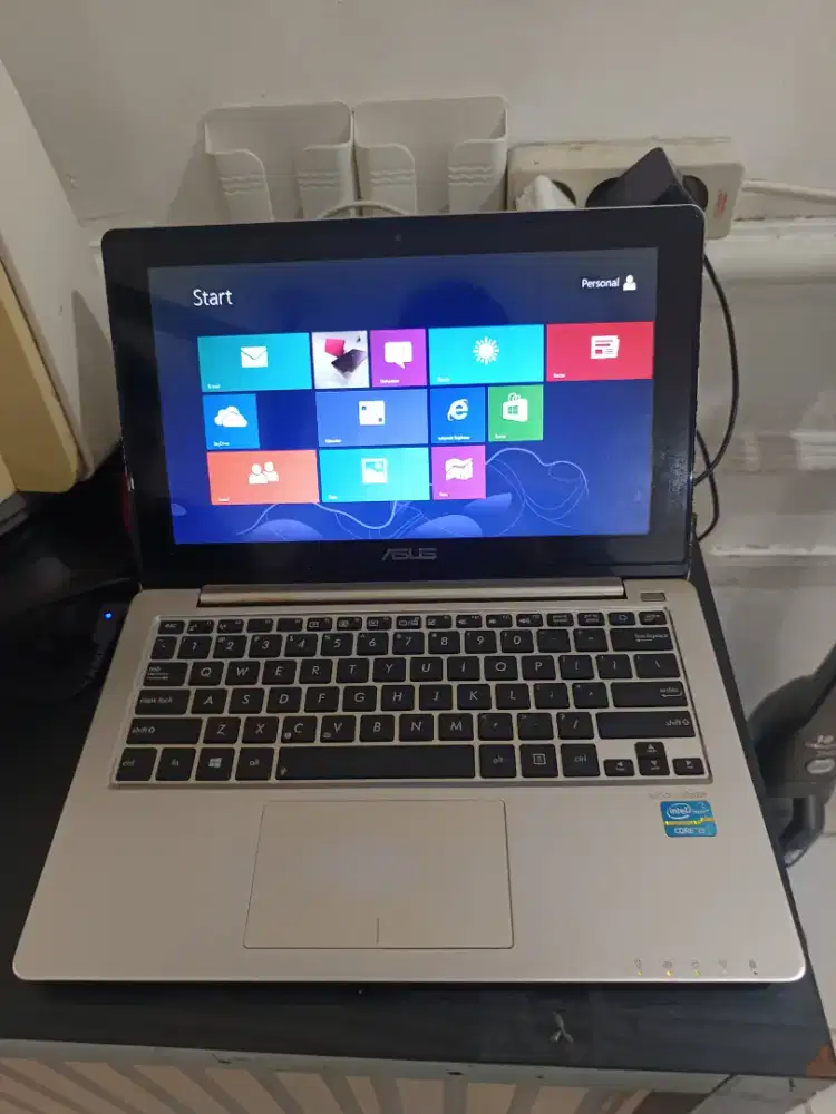 Laptop asus s200e touch screen
