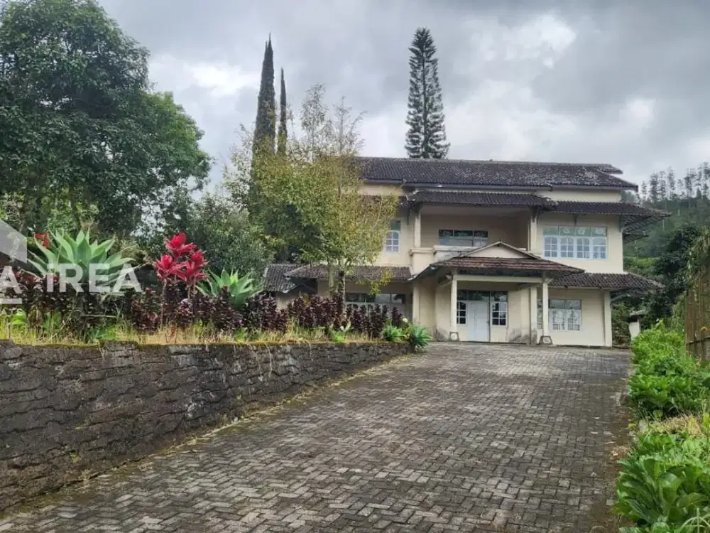 VILLA DIJUAL DI SOLO DEKAT TAWANGMANGU WONDER PARK, WISATA BUKIT SEKIPAN