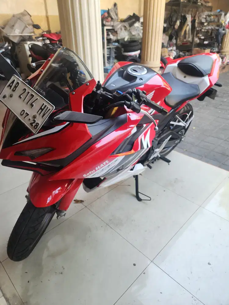 Cbr 150 merah putih 2023 v4 Gbm tunai / kredit