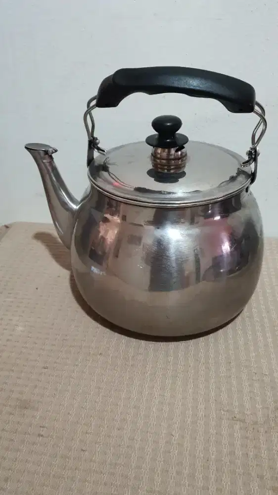 Teko kapasitas 8 liter
