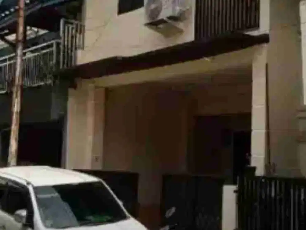 RUMAH MEGAH DI KOMPLEK PEMDA DKI PONDOK KELAPA