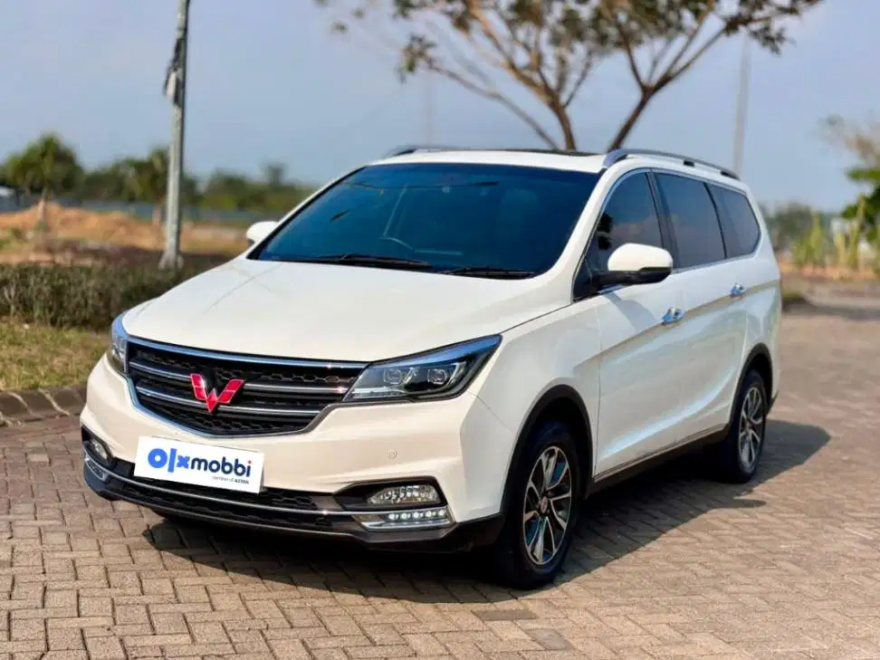 Wuling Cortez 1.8 L Lux AMT Bensin OTOMATIS 2018