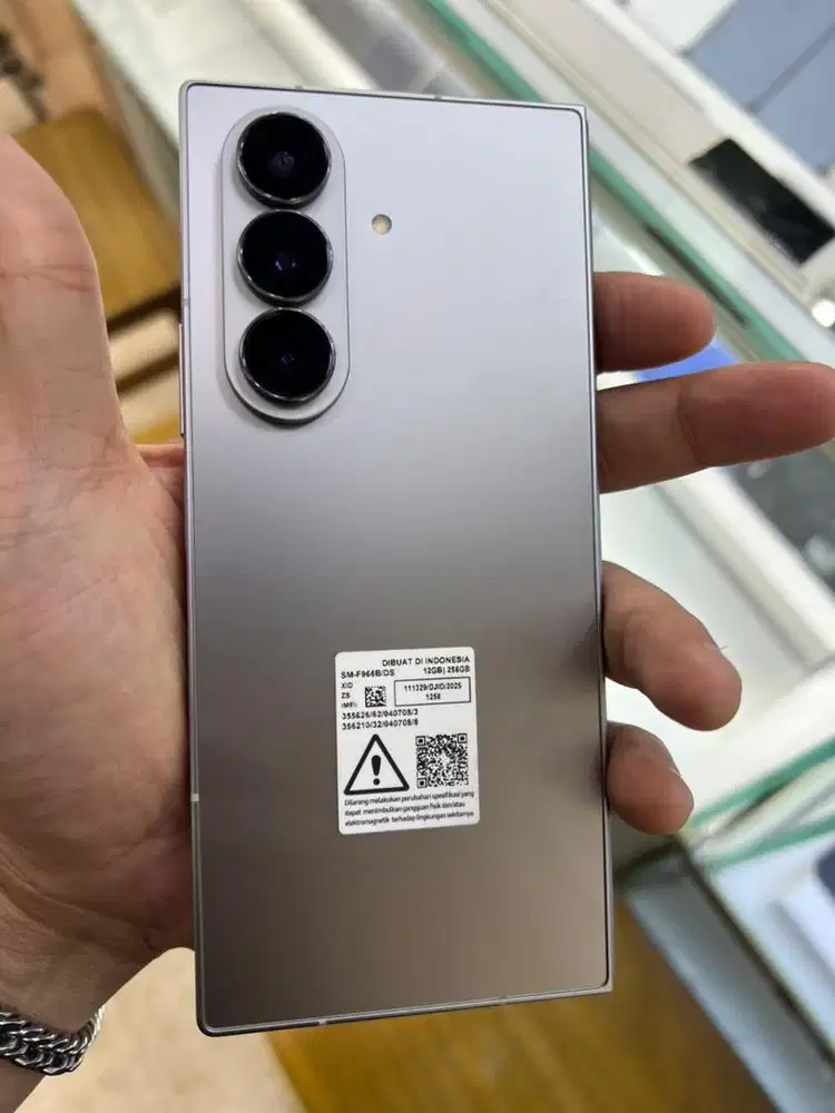 Samsung fold 7 256 like new garansi panjang juli 2027