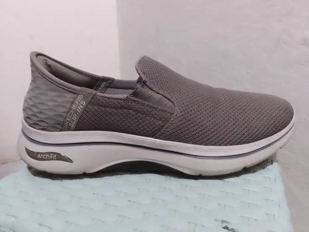 Sketchers Go Walk