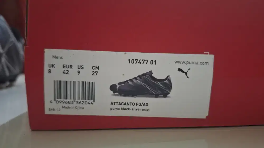 Sepatu Bola No 42