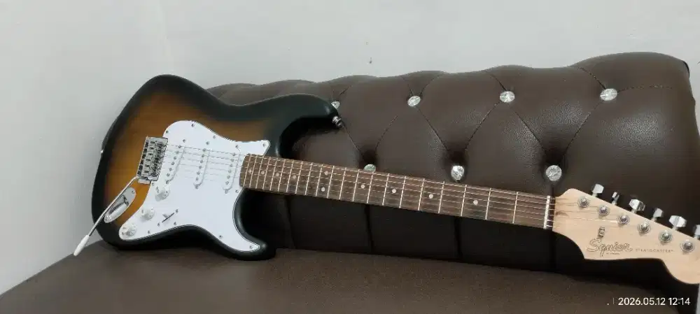 Squire stratocaster debut series