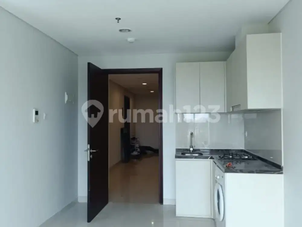 Dijual apartment semi furnished 3Br Puri mansion