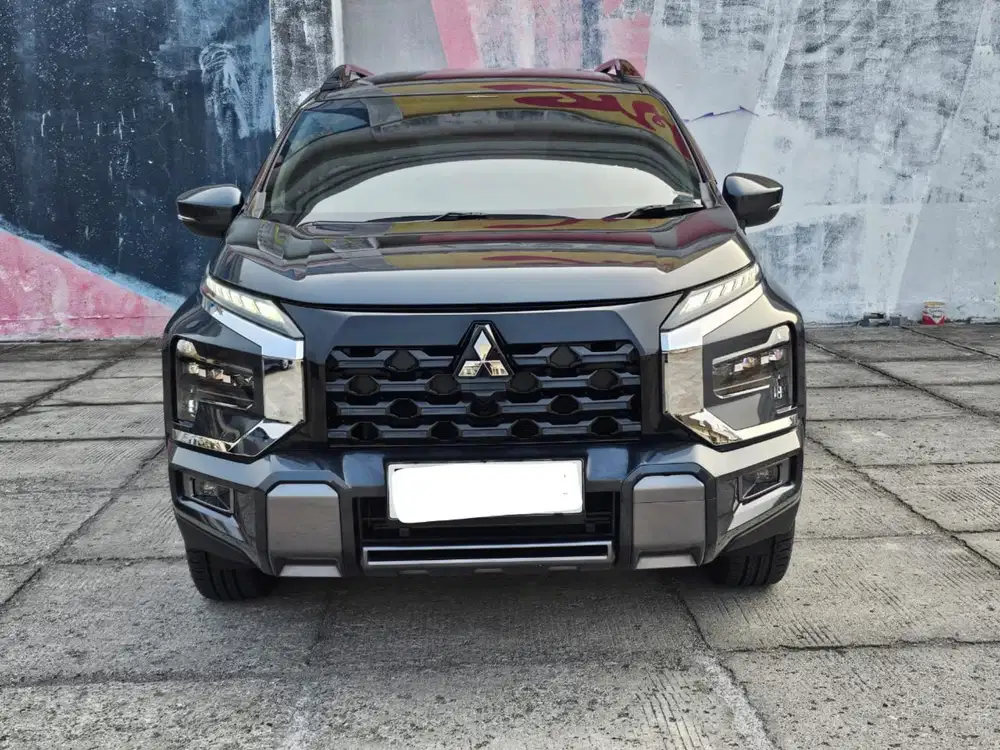 Km low 4.500 perak xpander cross premium 2026 grey