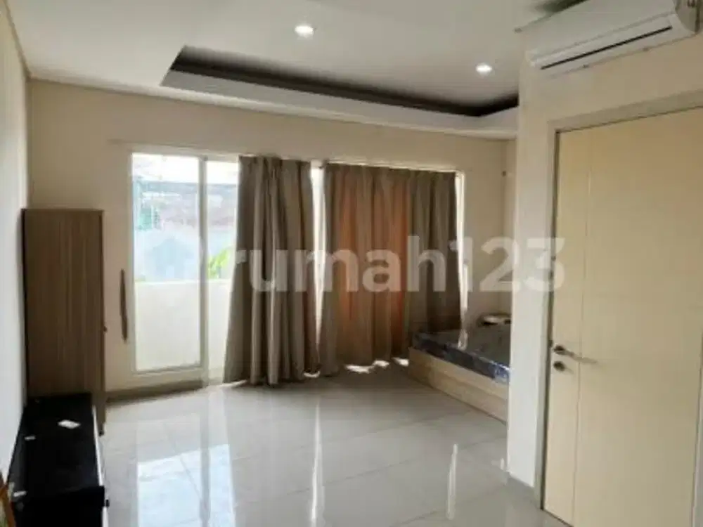 Disewakan Rumah 6M X 12M di Cluster Volendam Pik