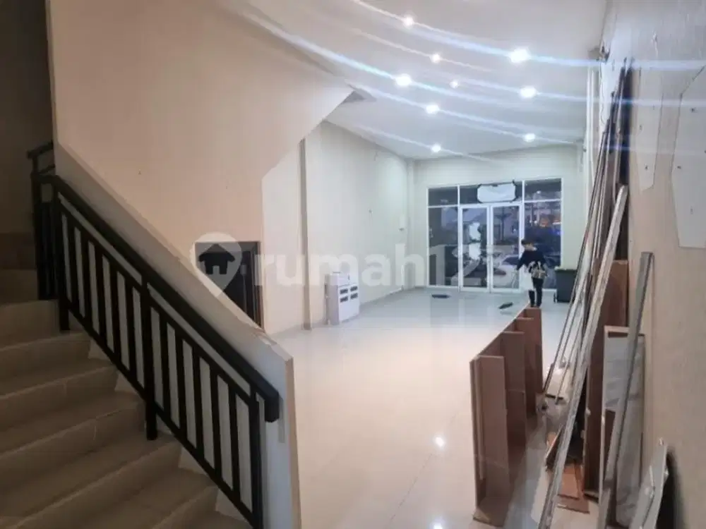 Disewakan Segera Ruko 4Lt Golf Island Pik